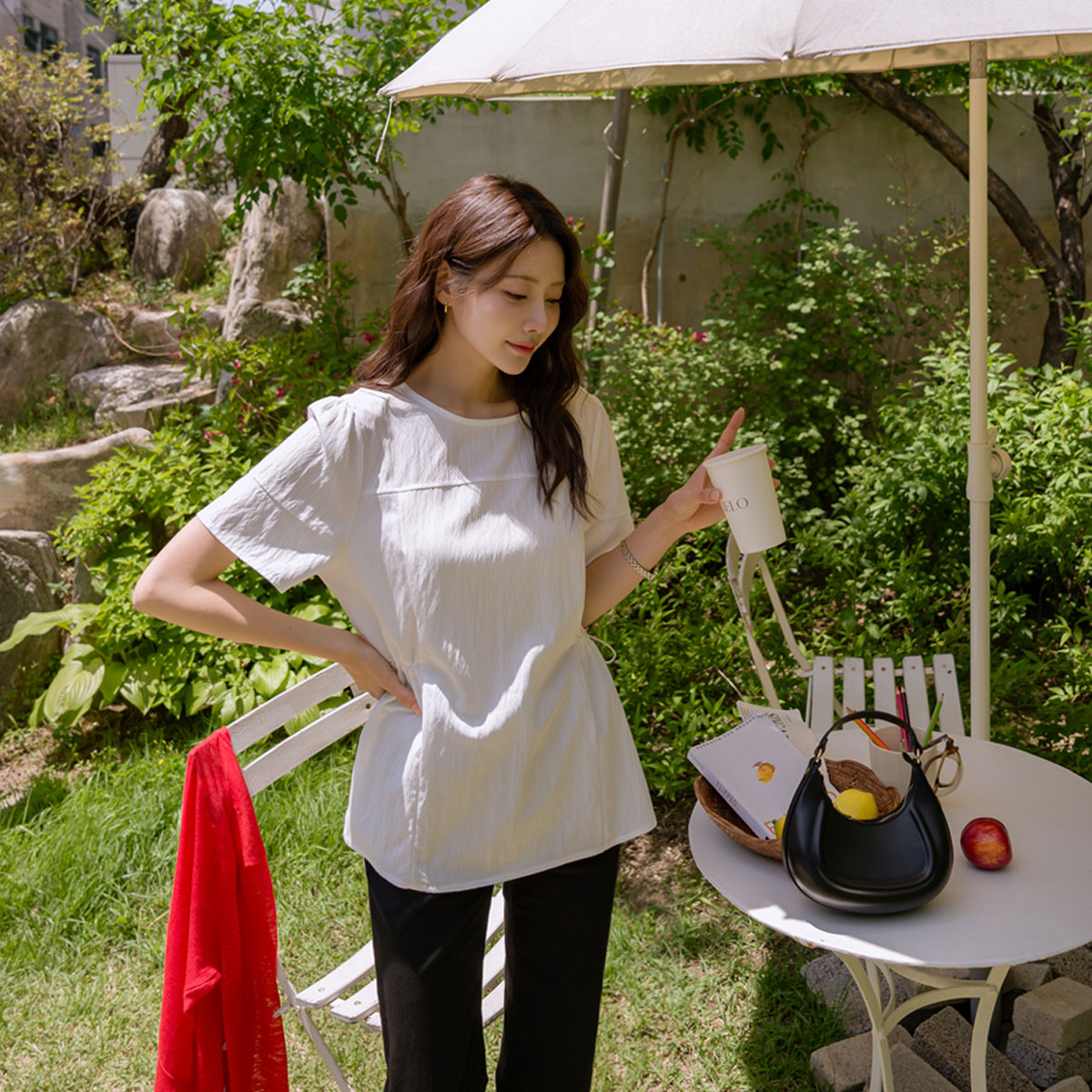 <b>[Opening Special]</b> <b>[Made]</b> Cut-out Line Stopper Loose Fit Blouse