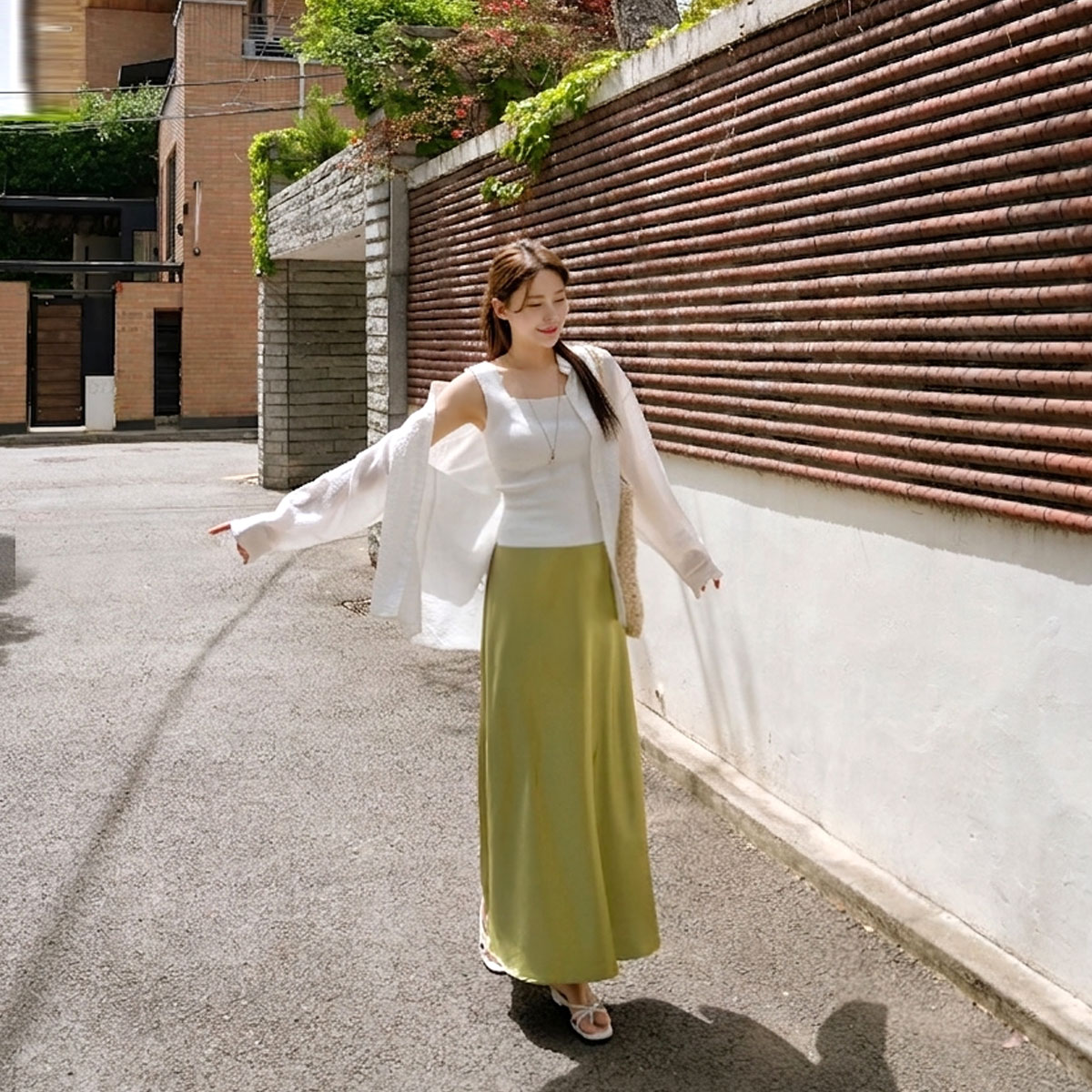 Flowy gloss silky skirt