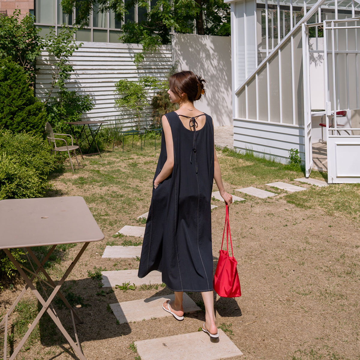 <b>[Made]</b> Linen-like Sleeveless Dress with Stitch Points