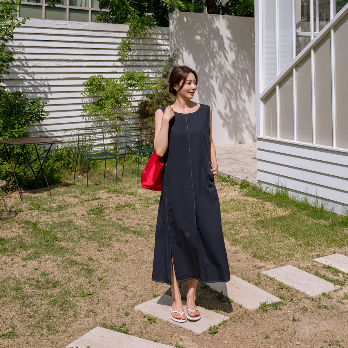 <b>[Made]</b> Linen-like Sleeveless Dress with Stitch Points