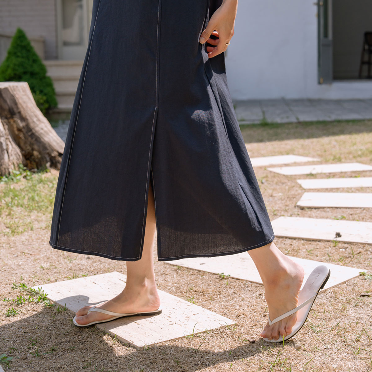 <b>[Made]</b> Linen-like Sleeveless Dress with Stitch Points