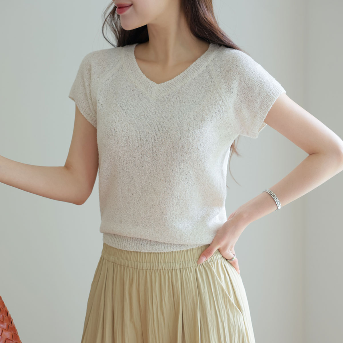 Linen V-neck short-sleeve knit