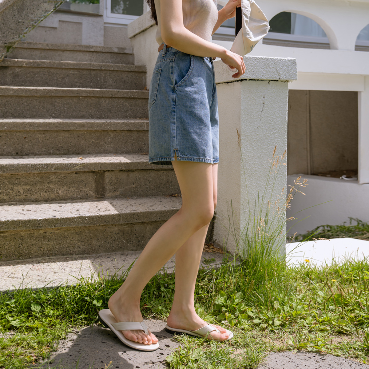 Slit Light Cool Denim Shorts
