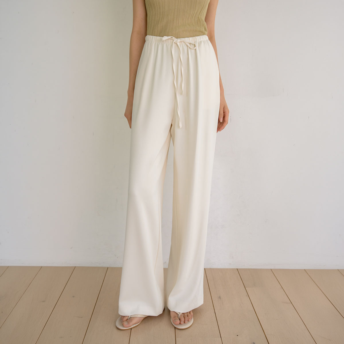 <b>[Made]</b> Flowy Light Elastic Waist Wide Slacks