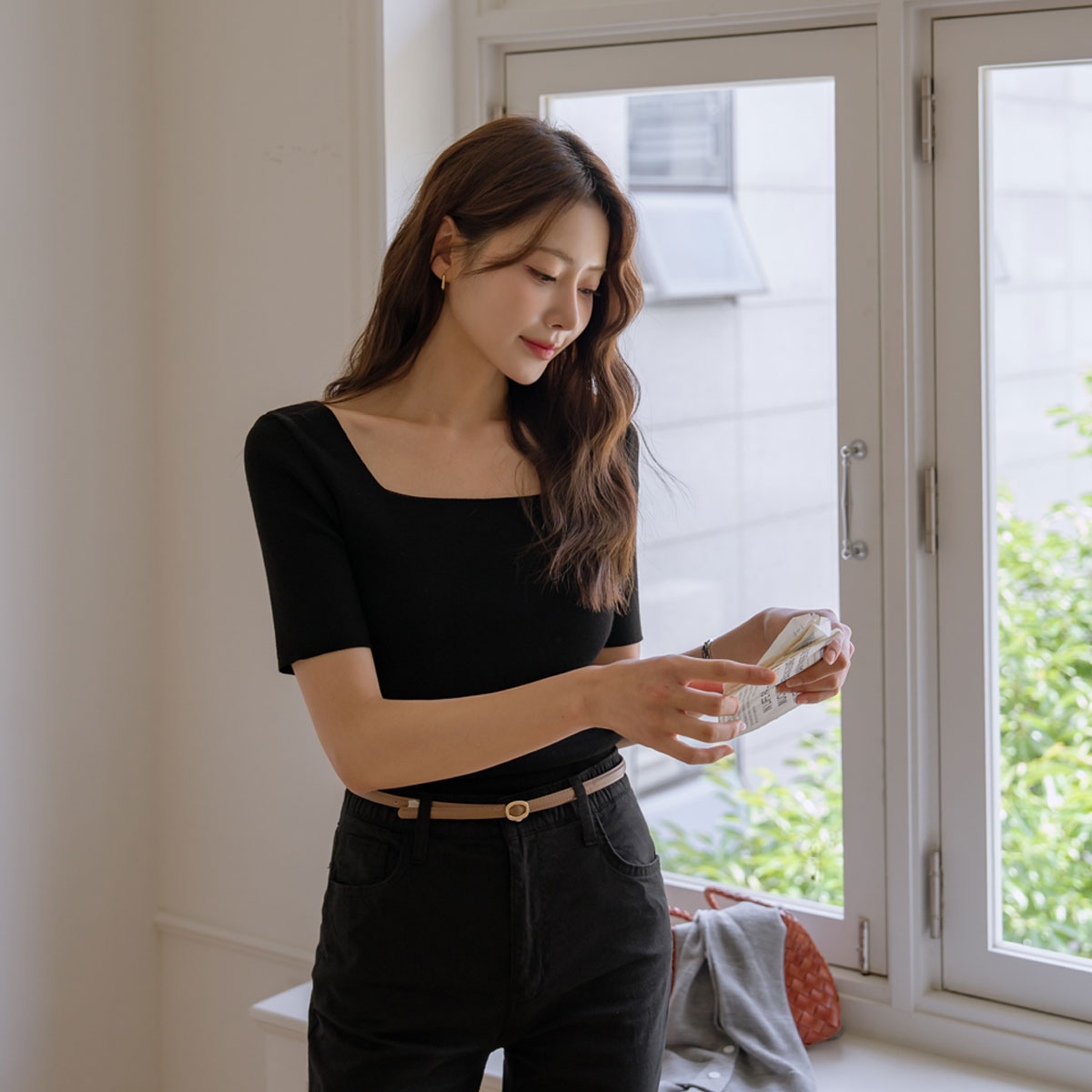 Reversible short-sleeved knit sweater that can be worn front or back