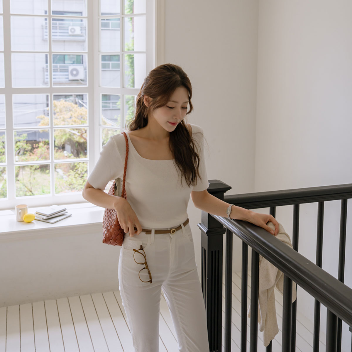 Reversible short-sleeved knit sweater that can be worn front or back