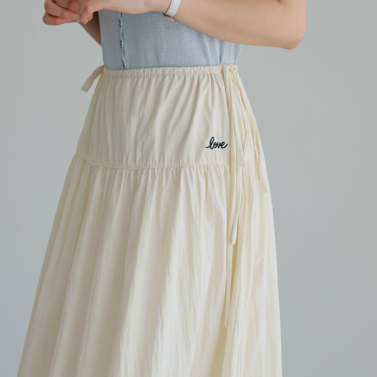 <b>[Maxi Skirt/Adjustable Waist/Body Shape Coverage][Made]</b> Love Embroidery Adjustable Flare Skirt