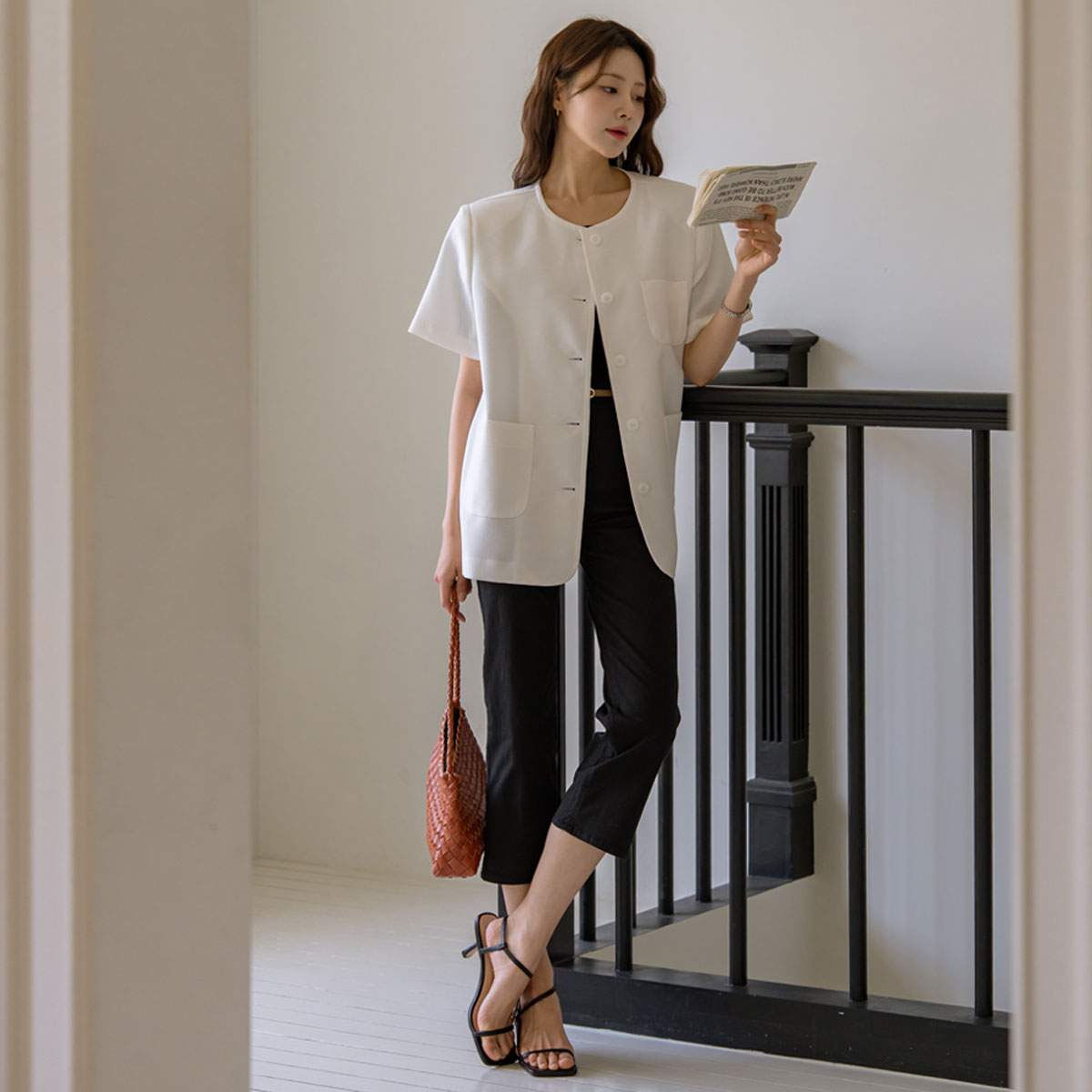 Slim Hidden Octave Capri Pants