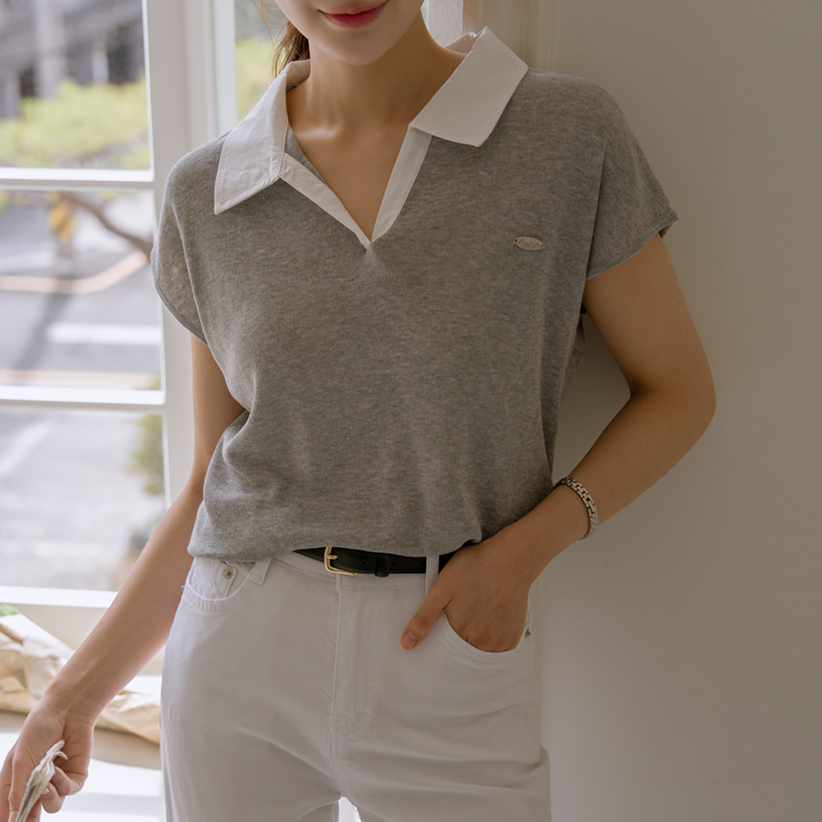 Contrast collar cap sleeve knit
