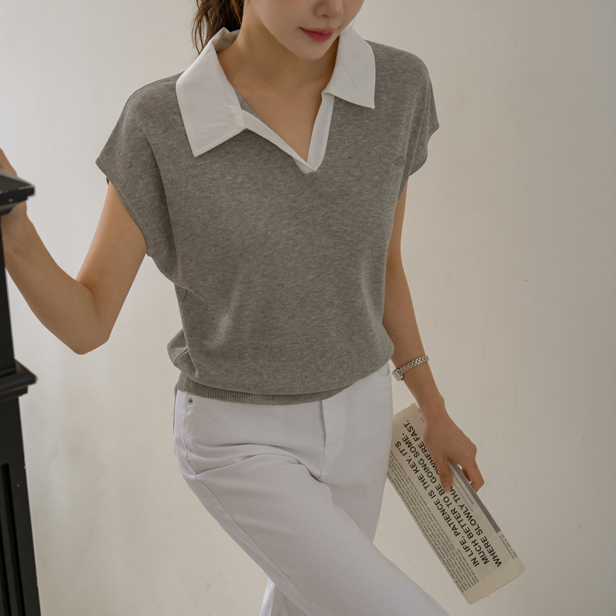 Contrast collar cap sleeve knit