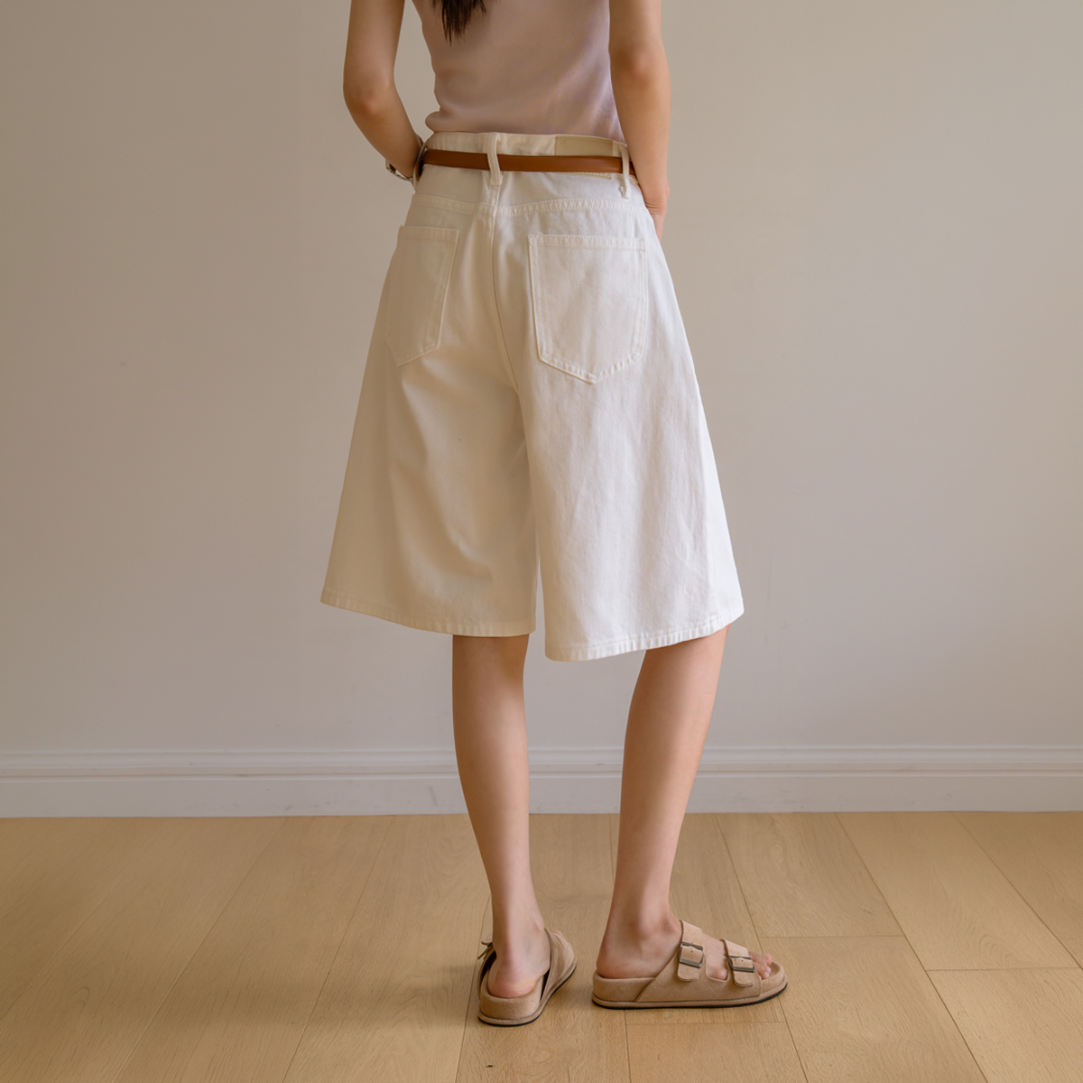 Double-pocket wide cotton Bermuda shorts