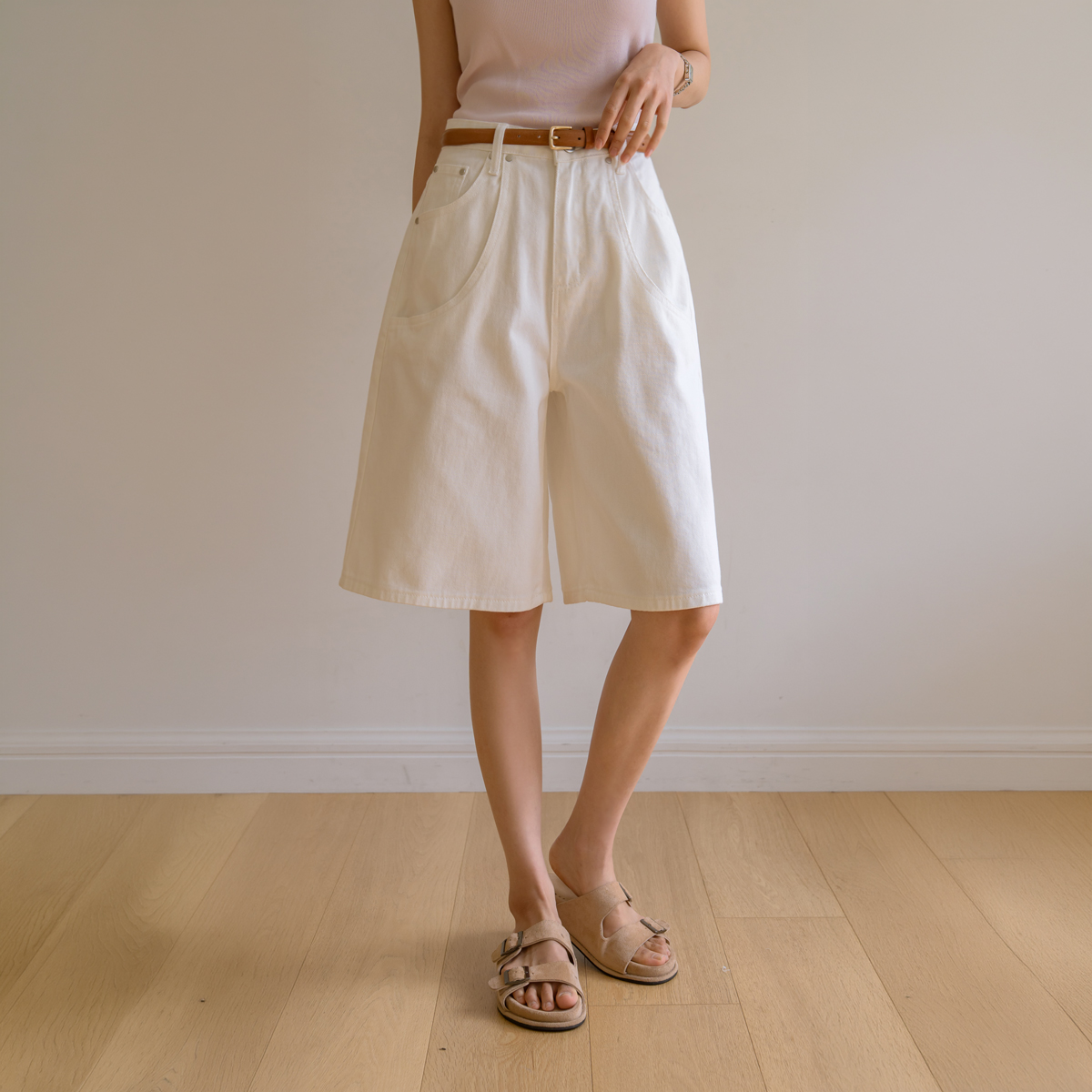 Double-pocket wide cotton Bermuda shorts