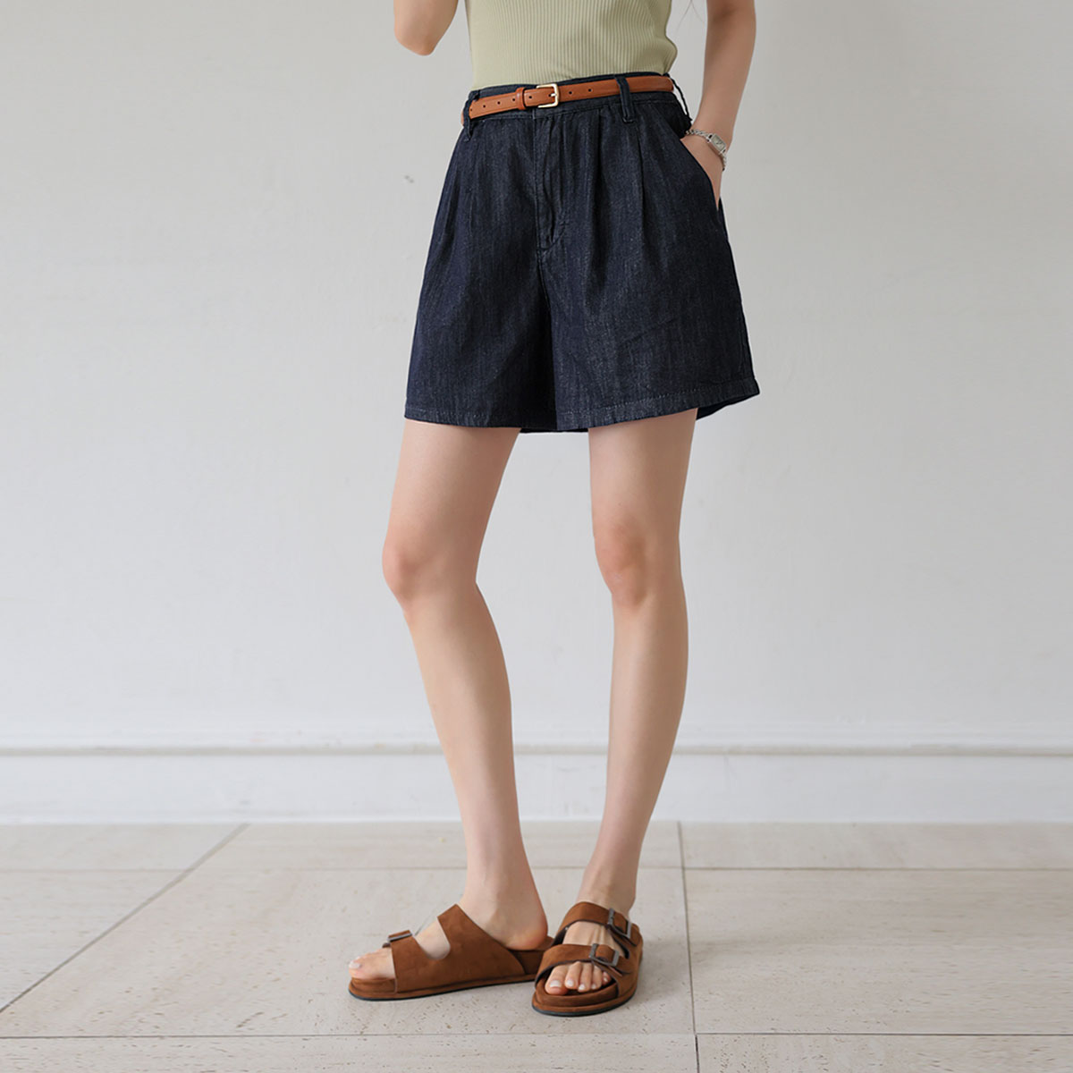 Air Cool Non-Fade Two-Pin Tuck Shorts