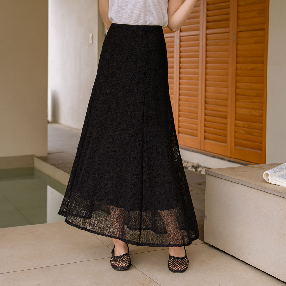 Double-layered lace skirt