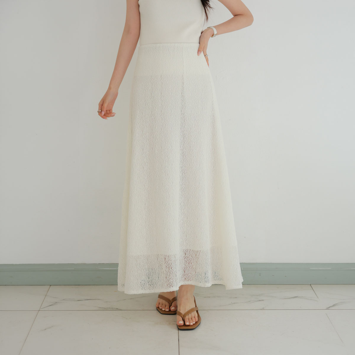 Double-layered lace skirt