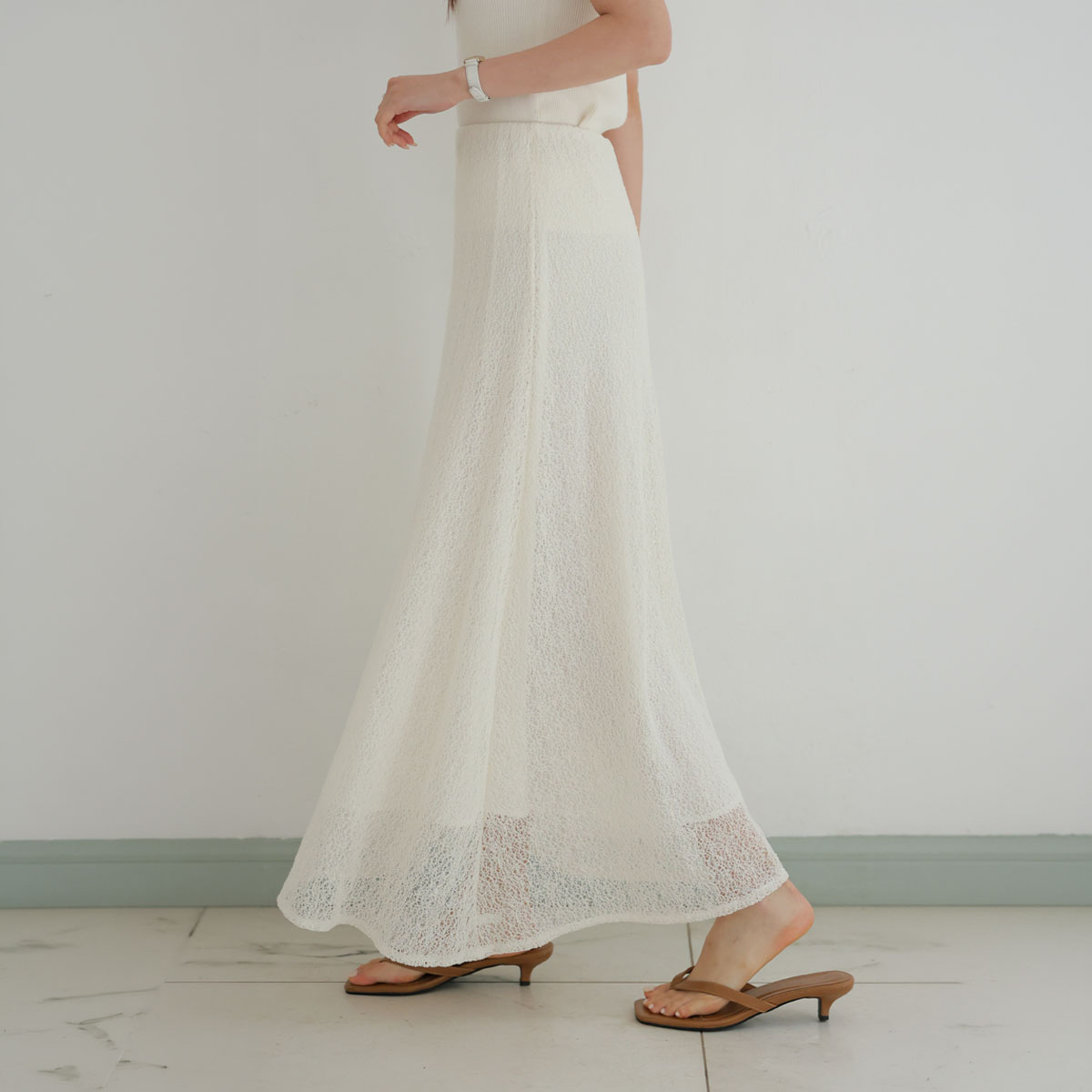 Double-layered lace skirt