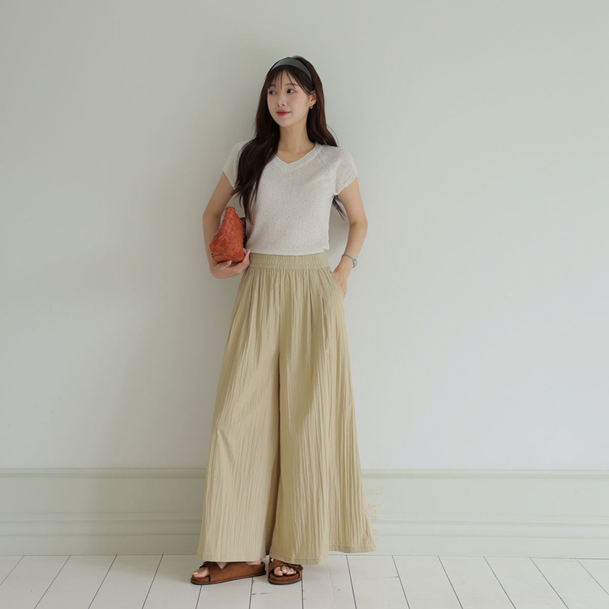 Light elasticated wide skirt-pants