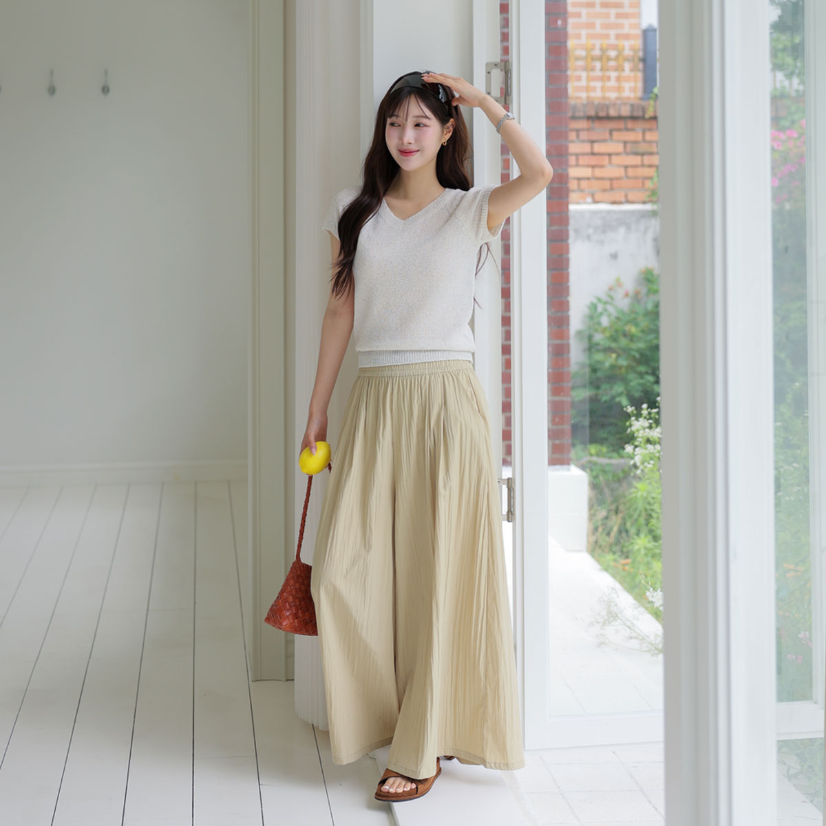 Light elasticated wide skirt-pants