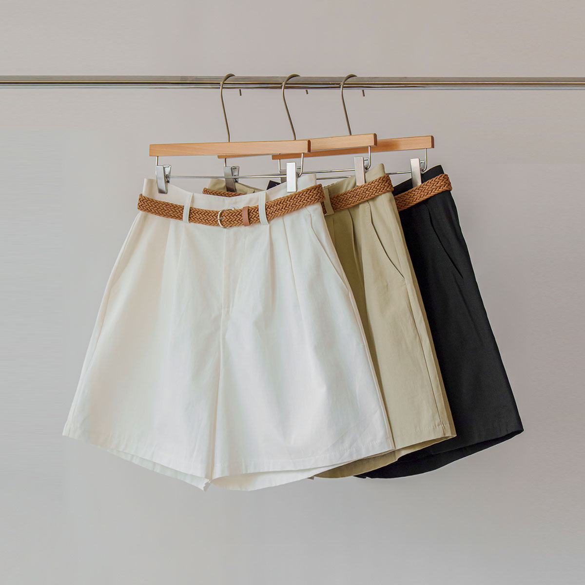 Summer Two-Pin Tuck Cotton Shorts (Belt Set)