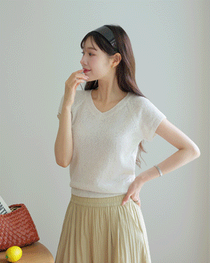 Linen V-neck short-sleeve knit