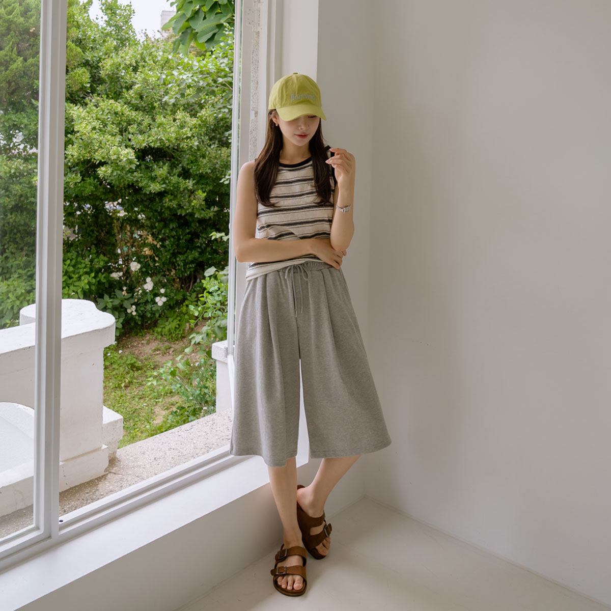 Cotton pintuck Bermuda shorts
