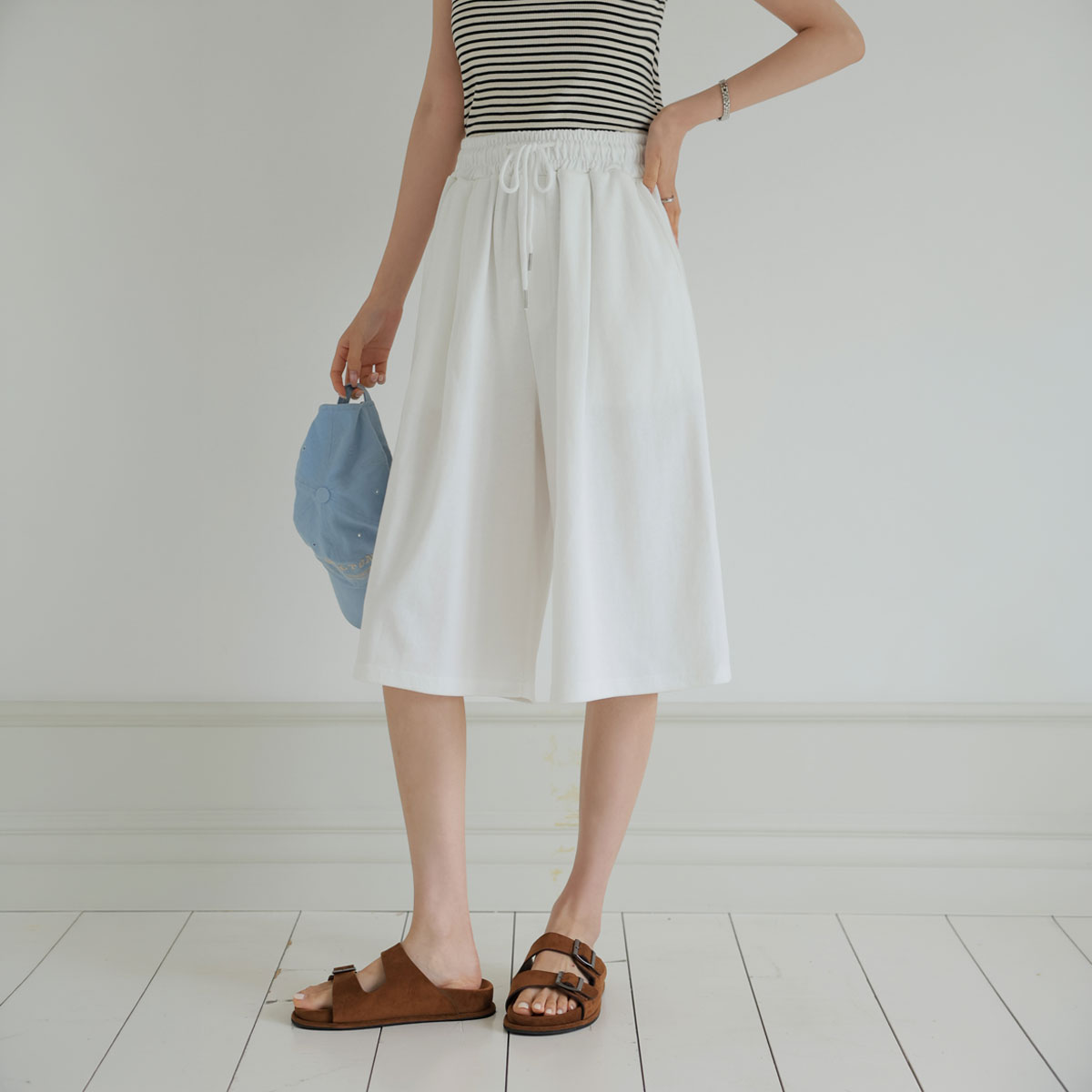 Cotton pintuck Bermuda shorts