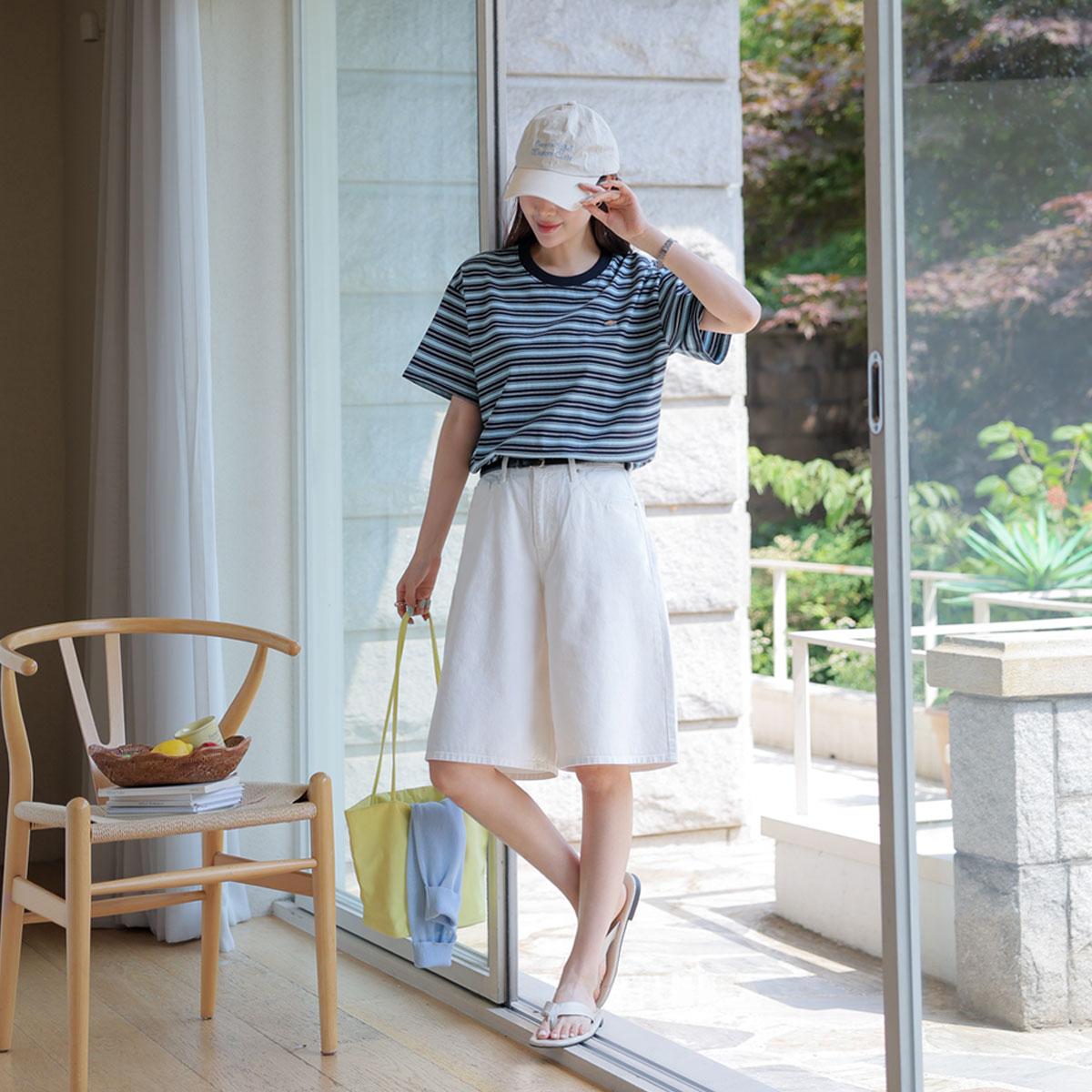 Fit-correcting, firm, cool Bermuda shorts