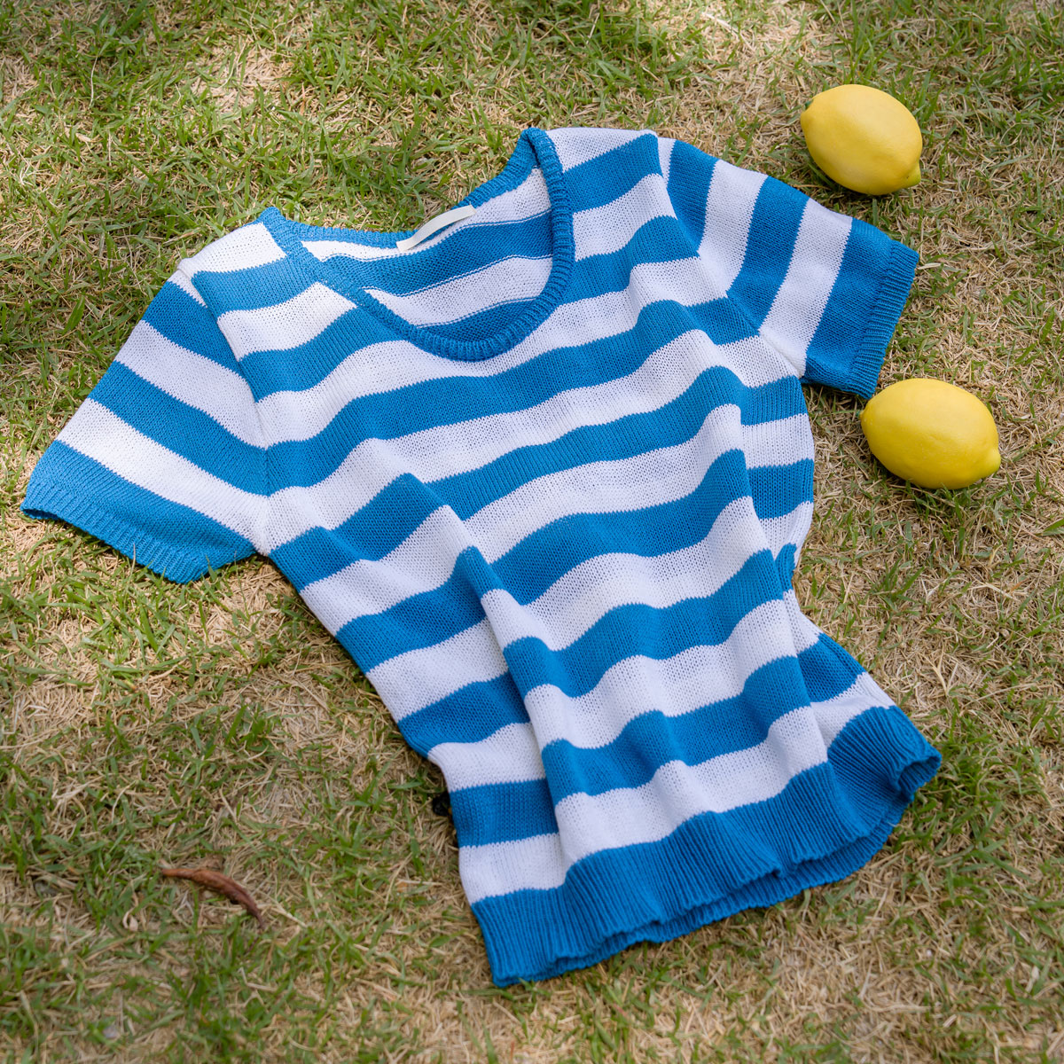 Summer U neck striped short-sleeve knit
