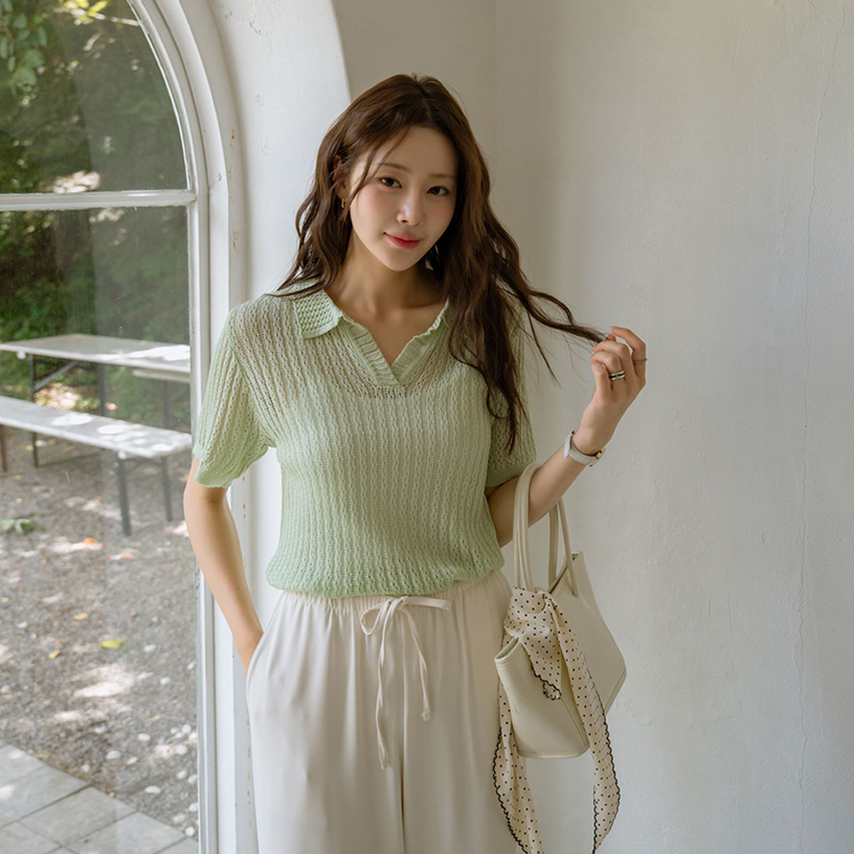 Pantone Eyelet Collar Knit