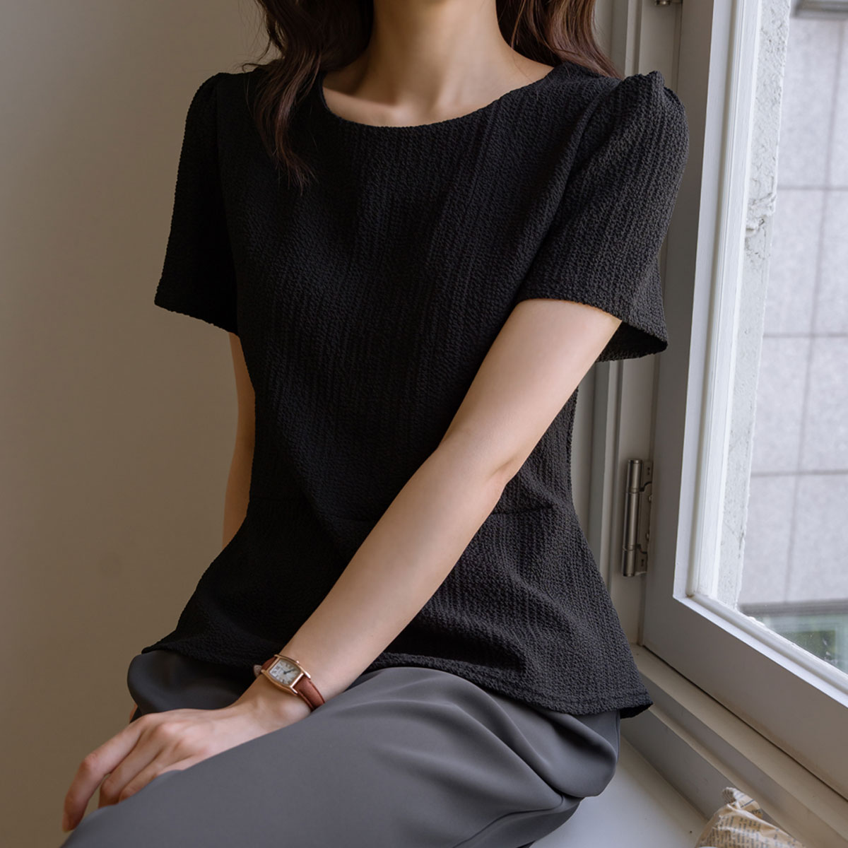 <b>[Made]</b> Embossed Wrinkle Peplum Blouse
