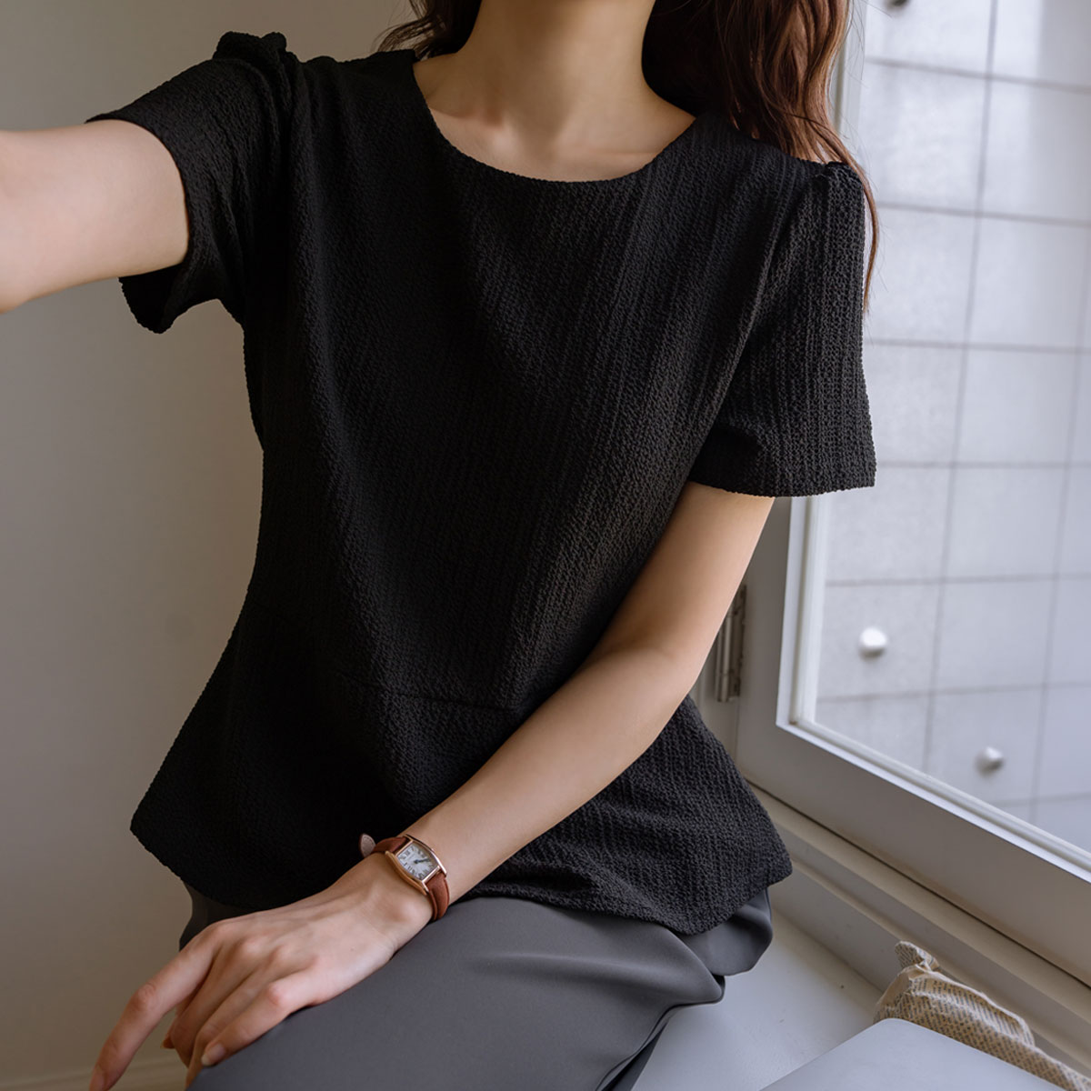 <b>[Made]</b> Embossed Wrinkle Peplum Blouse